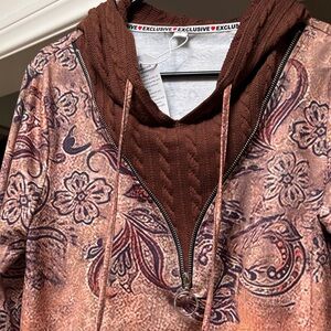 Brown Paisley-dress with Hoodie with Zipper
Brand new with tags. Never worn